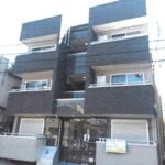 駅近新築一棟売アパート　木造3階建　満室稼働中　総戸数6戸（全部屋24.72㎡） 画像1