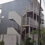 満室賃貸中 木造アルミニュームメッキ鋼板葺3階建 平成22年築 総戸数9戸